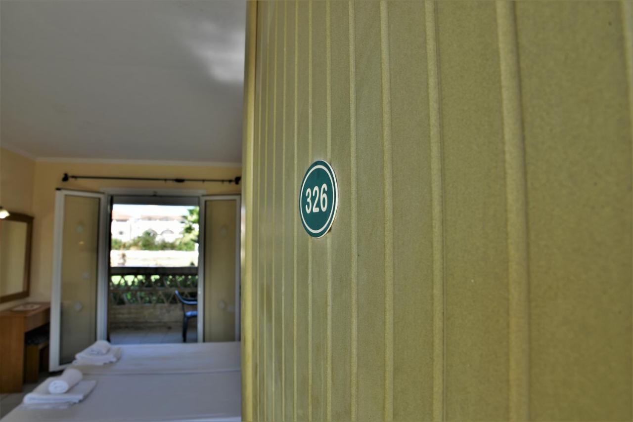 Elpida Hotel Аликанас Екстериор снимка