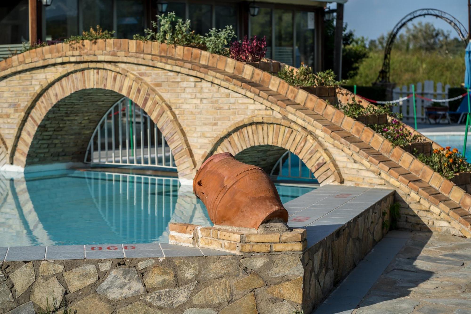 Elpida Hotel Аликанас Екстериор снимка