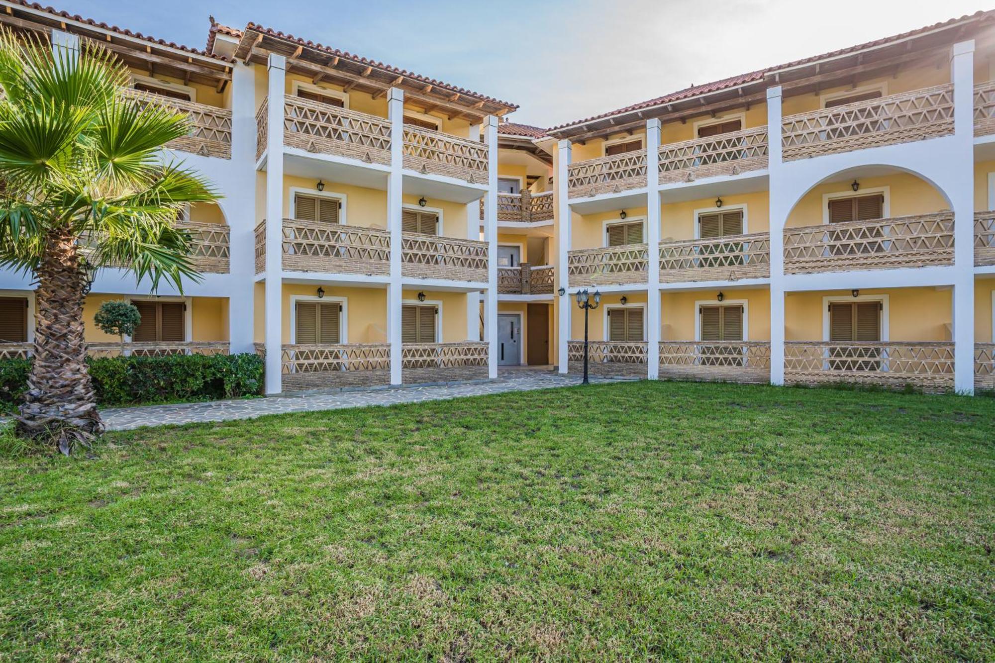Elpida Hotel Аликанас Екстериор снимка