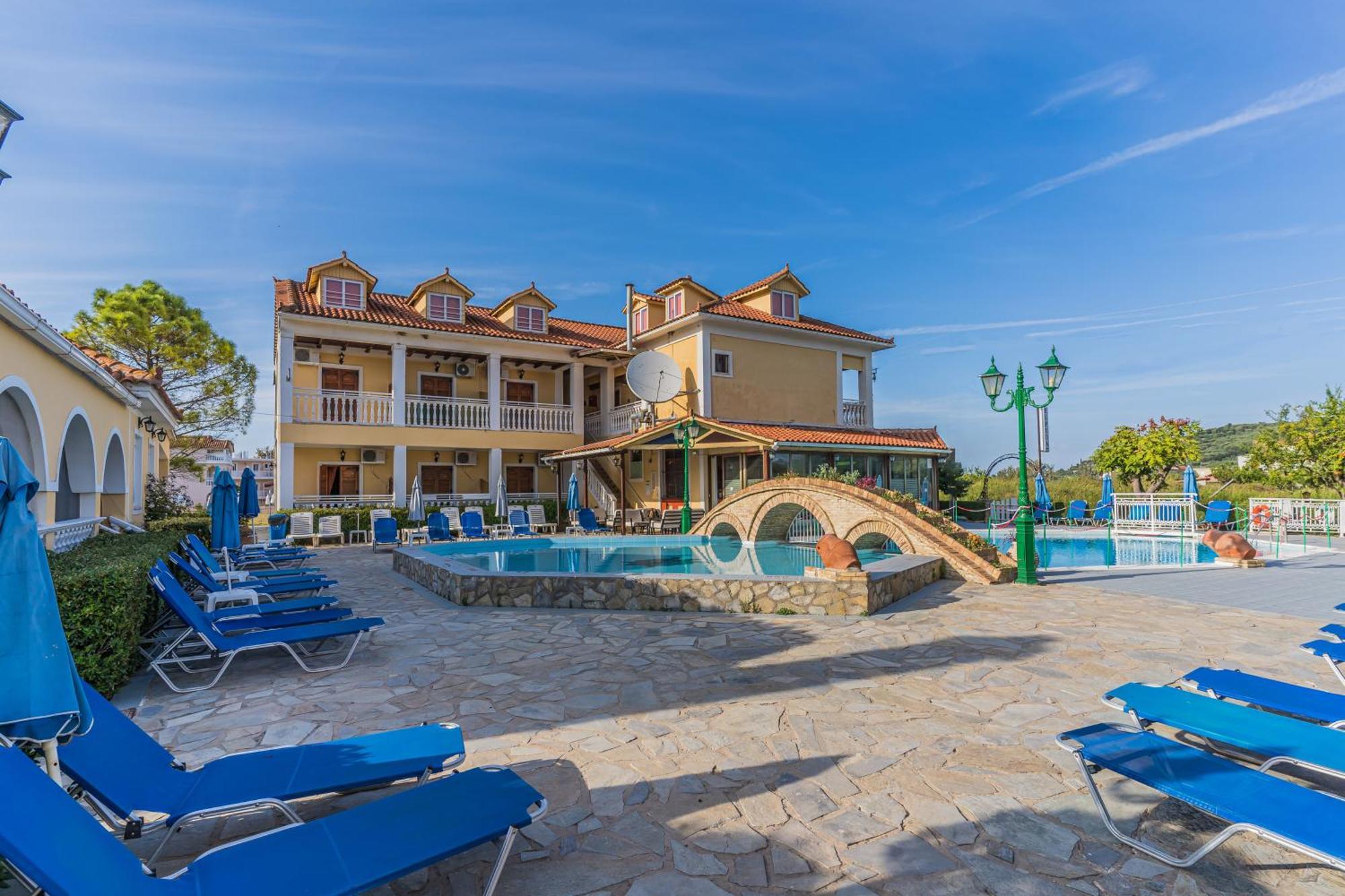 Elpida Hotel Аликанас Екстериор снимка