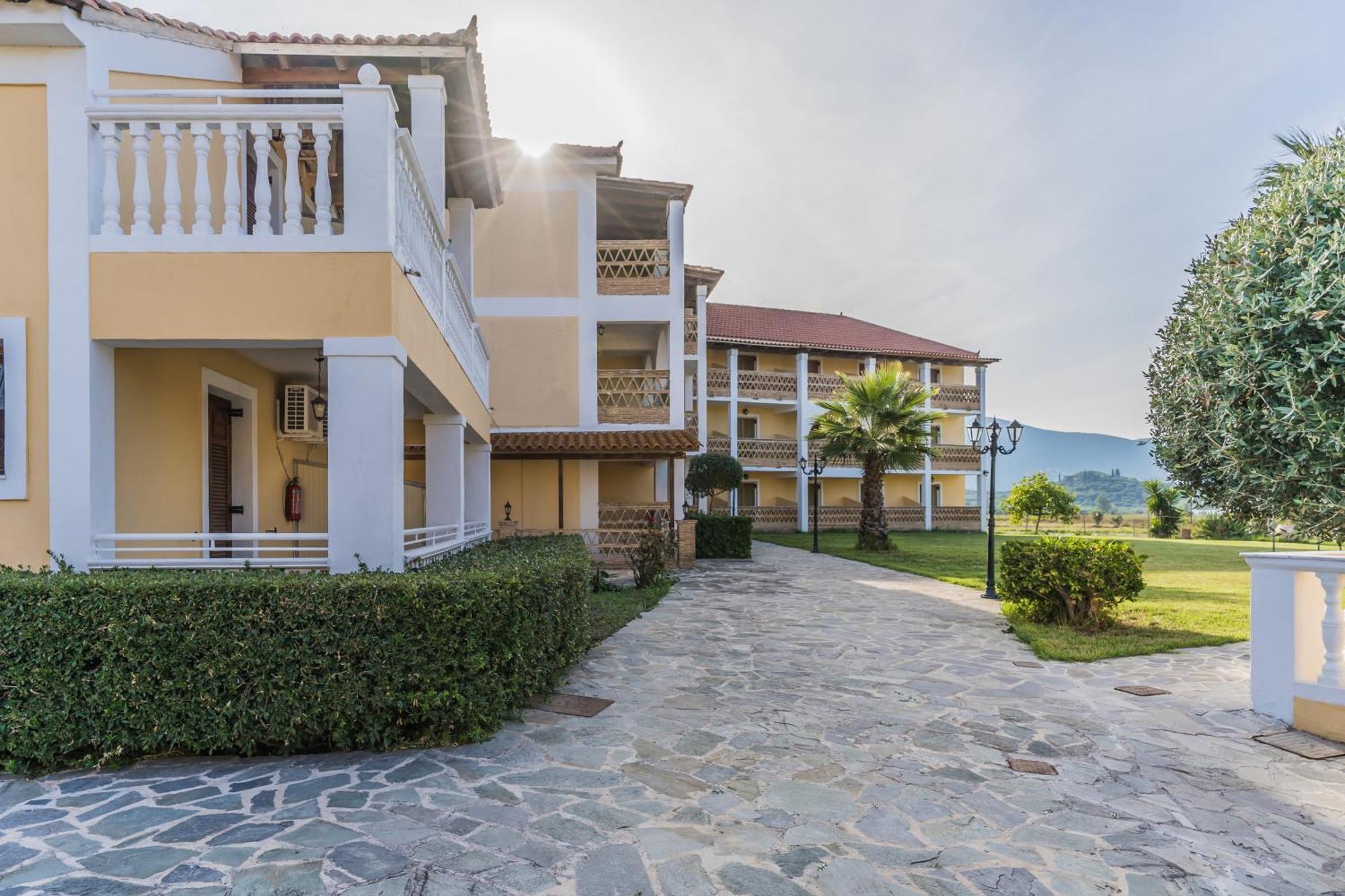Elpida Hotel Аликанас Екстериор снимка