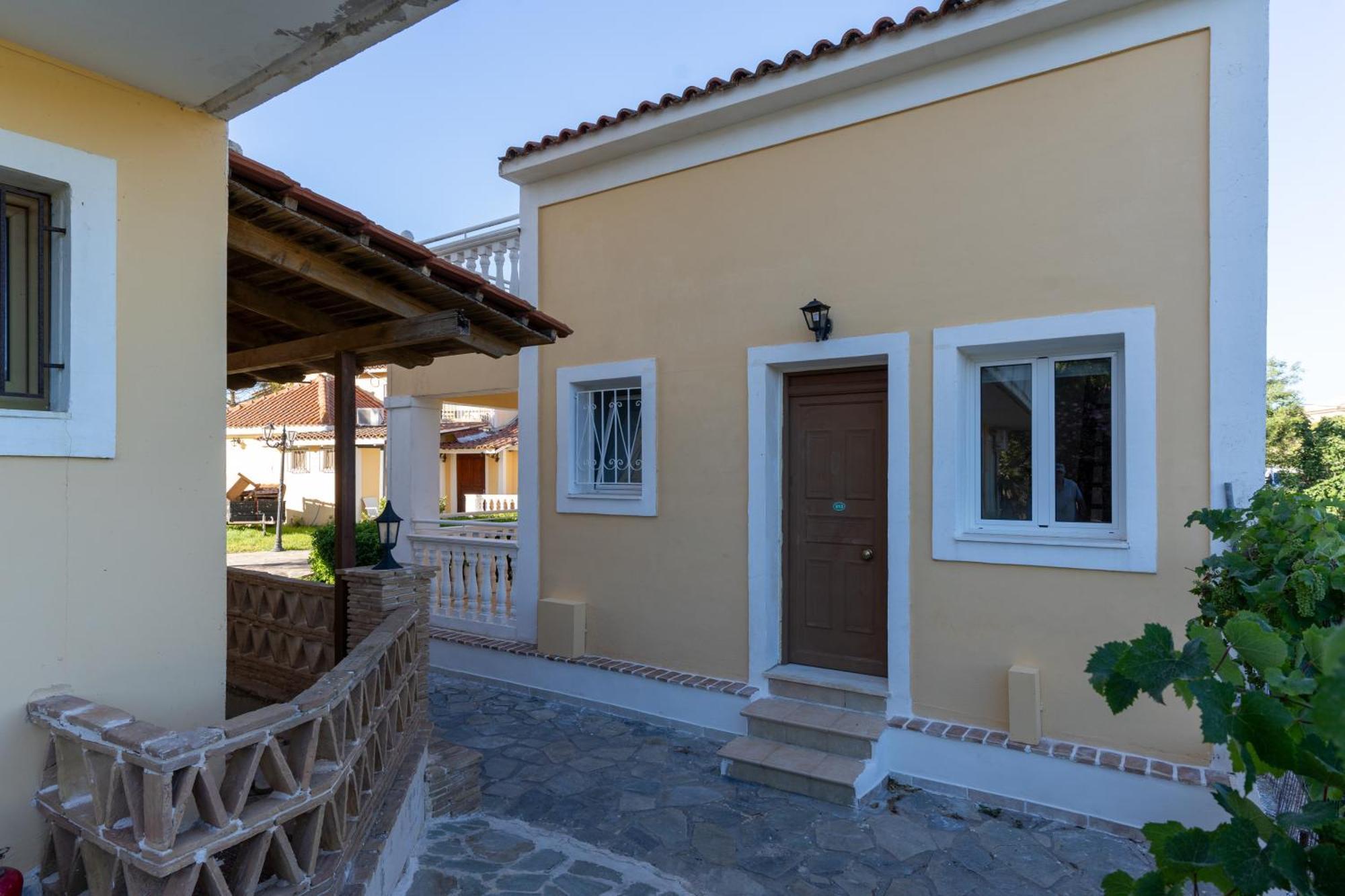 Elpida Hotel Аликанас Екстериор снимка