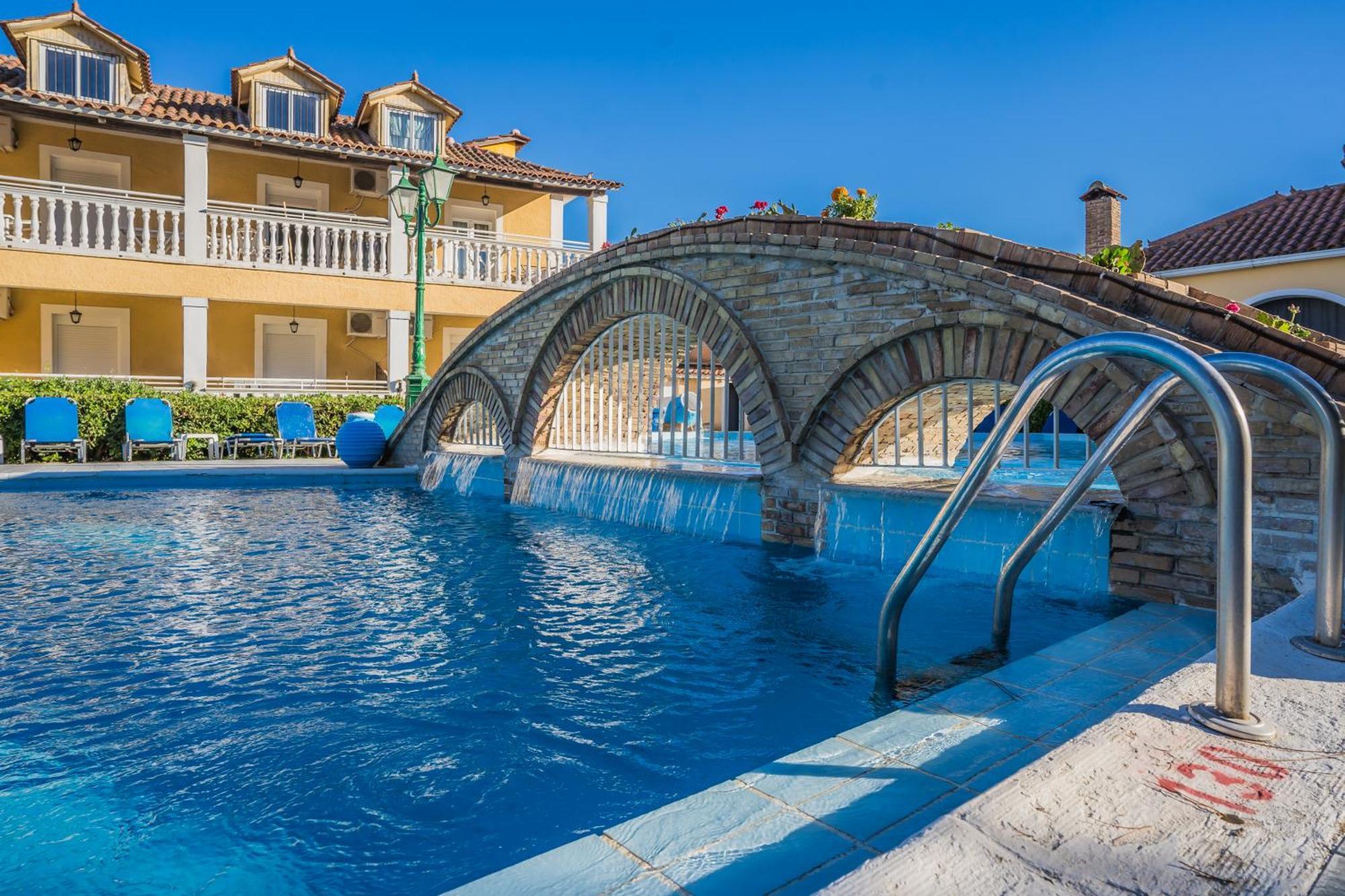 Elpida Hotel Аликанас Екстериор снимка