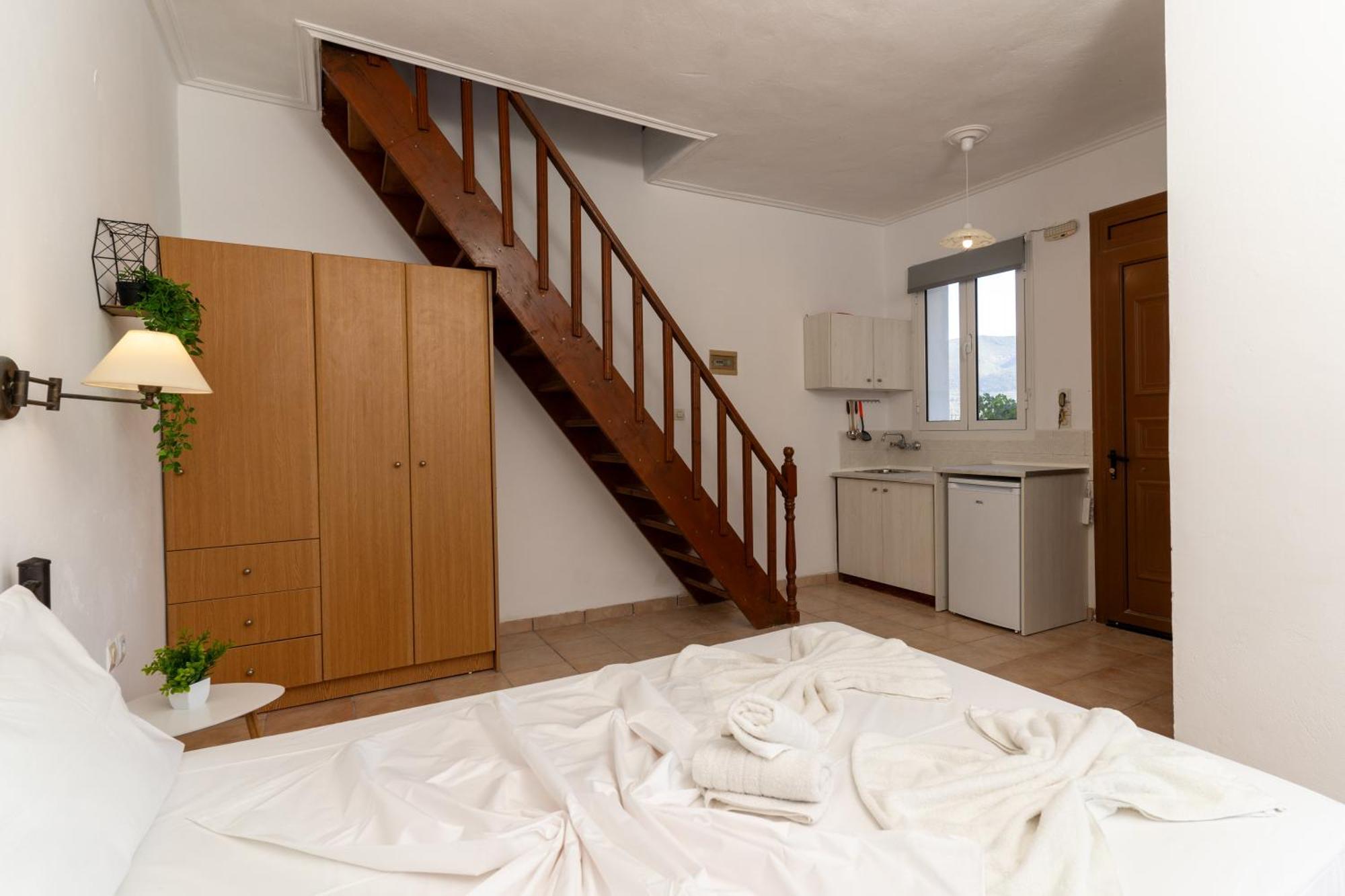 Elpida Hotel Аликанас Екстериор снимка