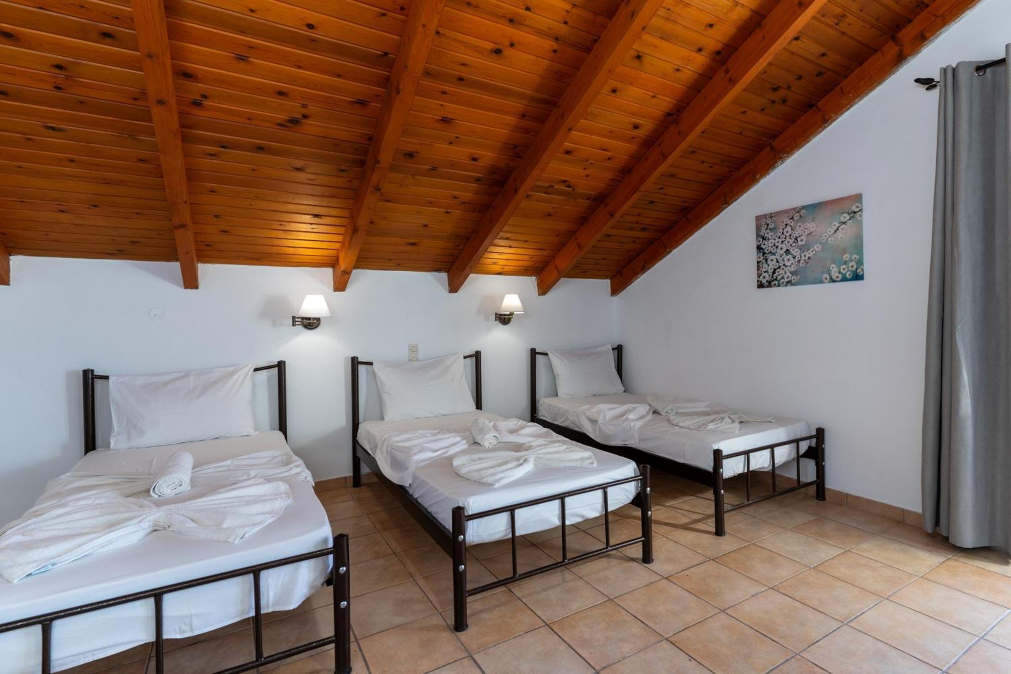 Elpida Hotel Аликанас Екстериор снимка
