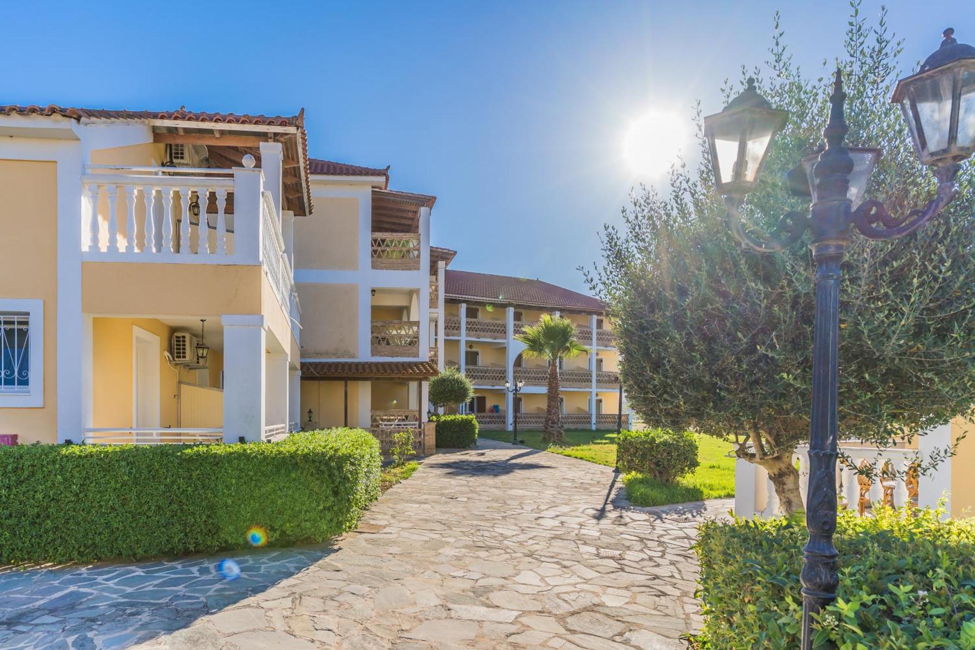 Elpida Hotel Аликанас Екстериор снимка