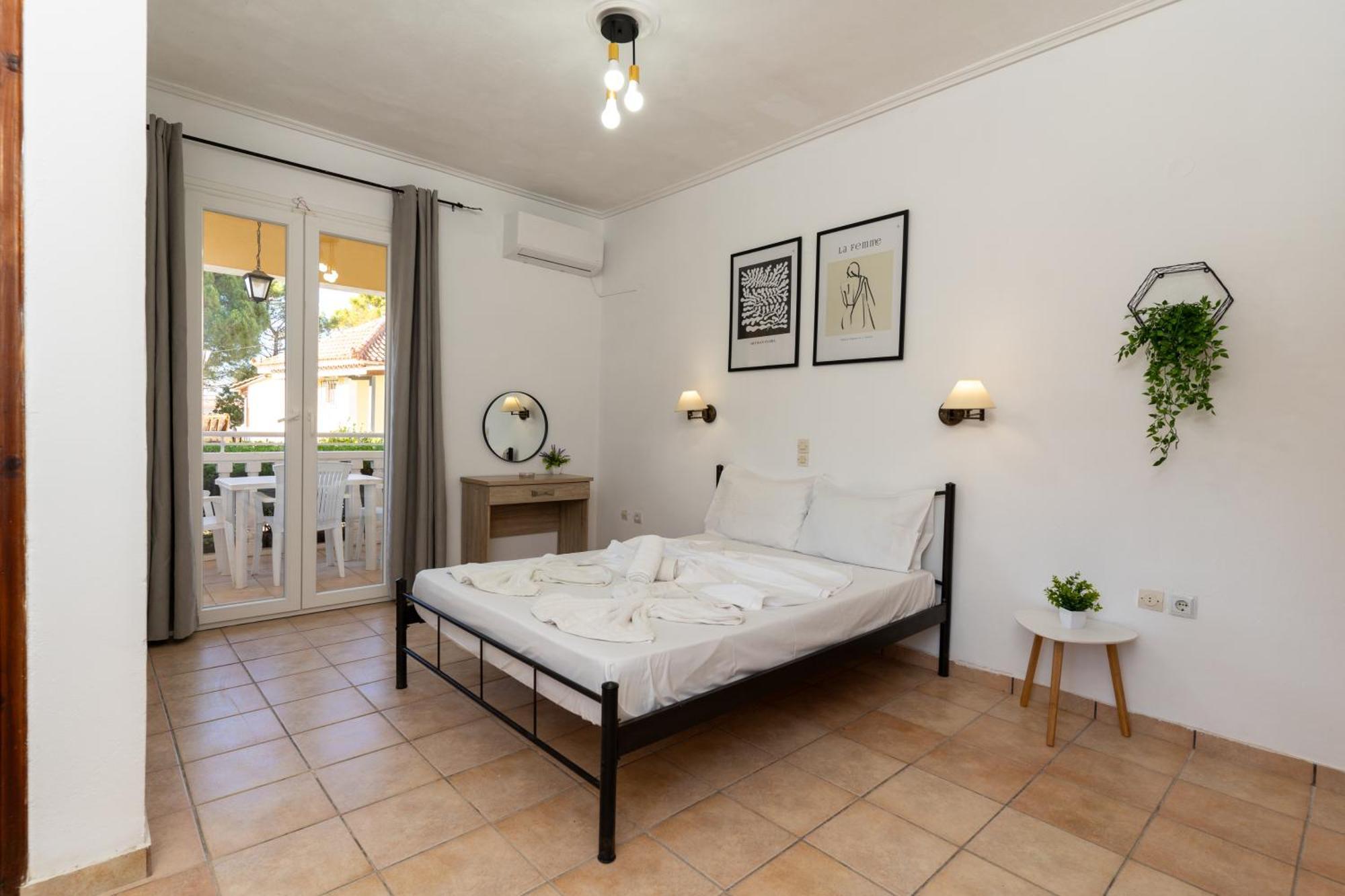 Elpida Hotel Аликанас Екстериор снимка