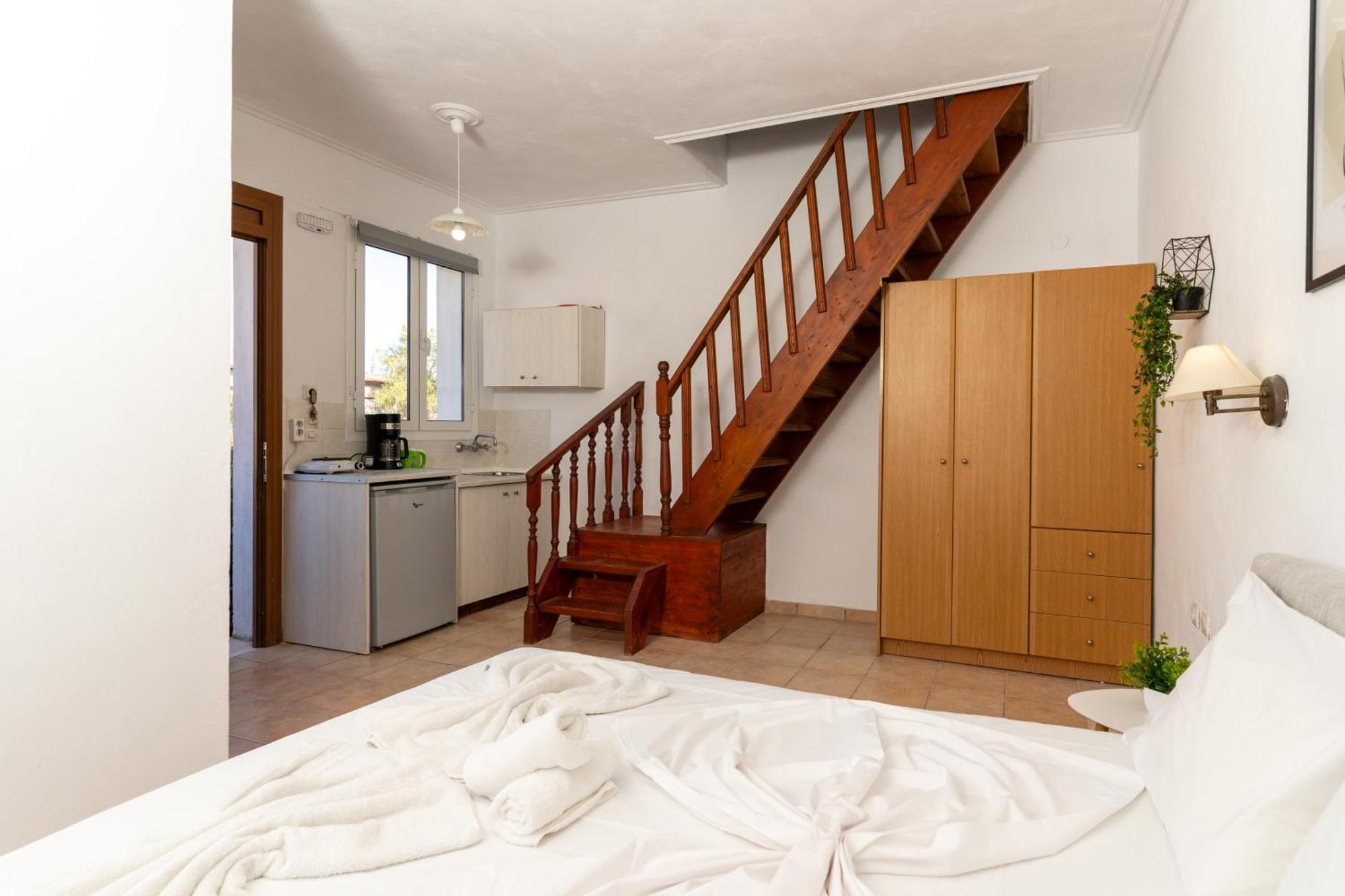 Elpida Hotel Аликанас Екстериор снимка